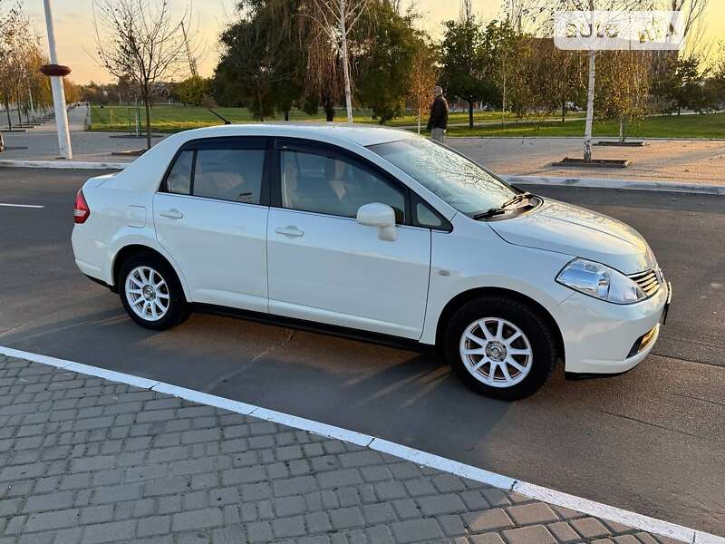 2006 nissan tiida