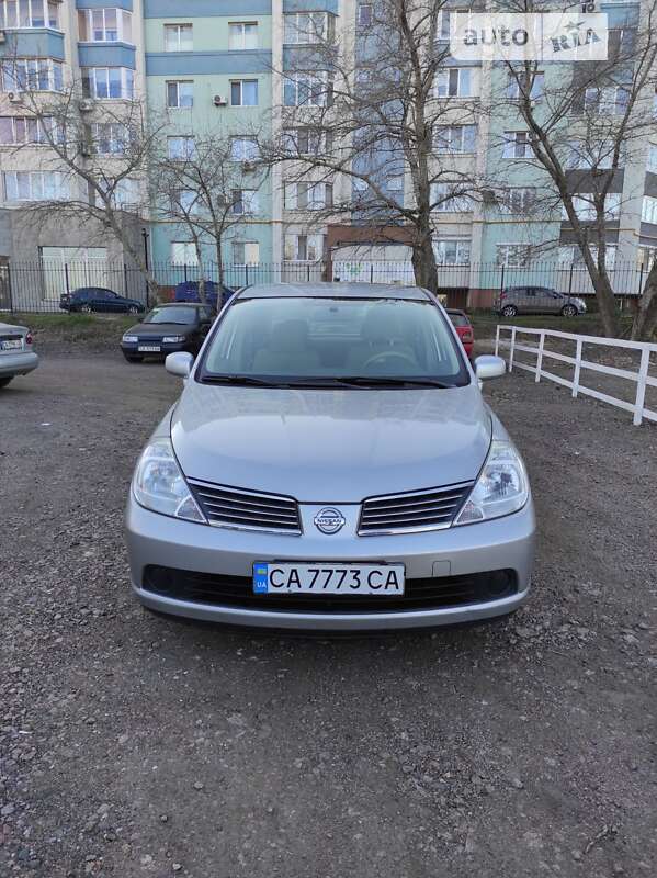 2007 nissan tiida