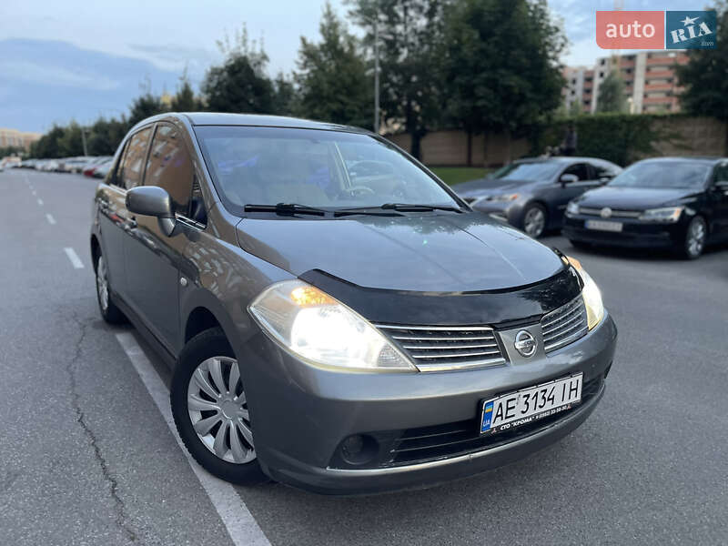 2007 nissan tiida