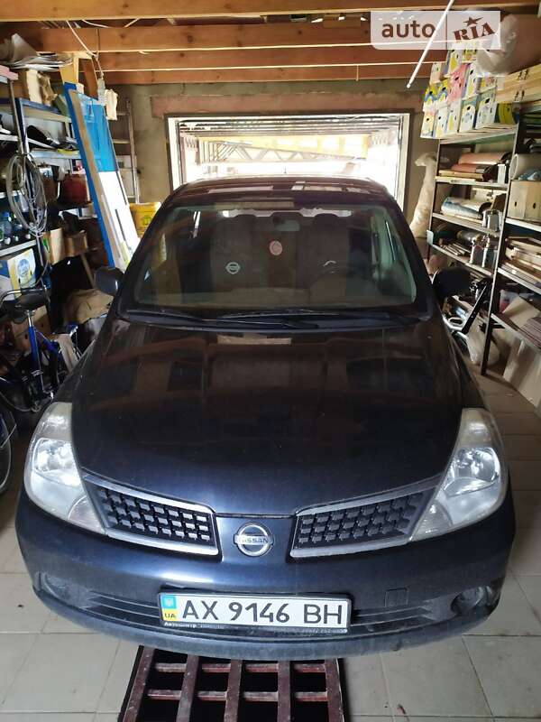 2007 nissan tiida