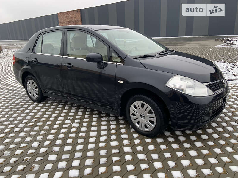 2008 nissan tiida