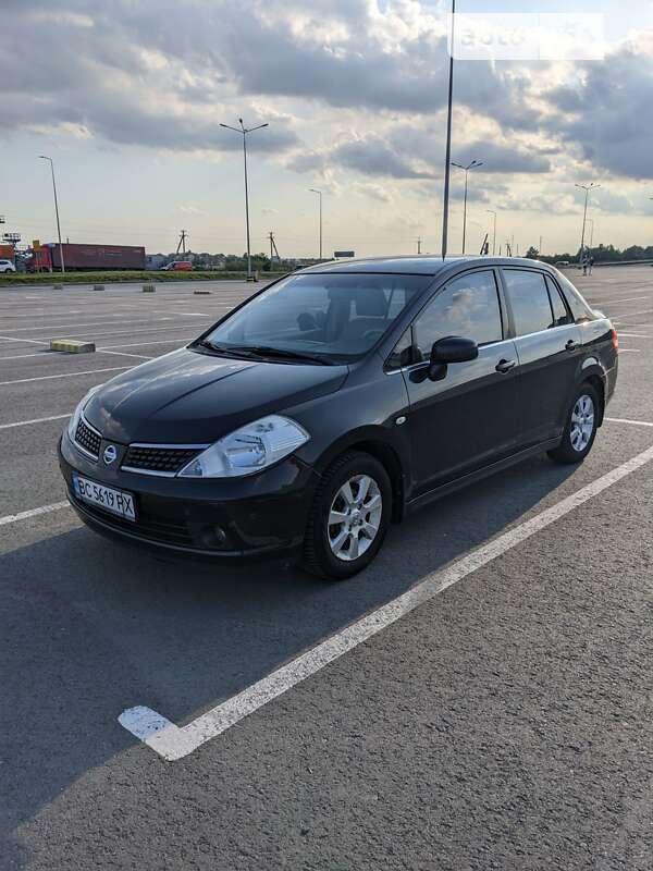 2008 nissan tiida