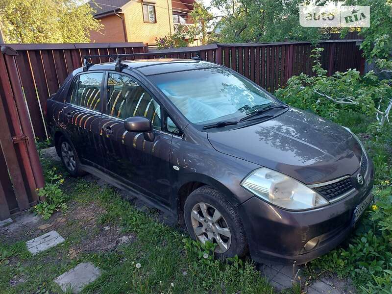 2008 nissan tiida