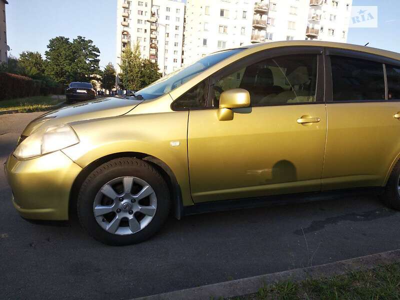 2007 nissan tiida