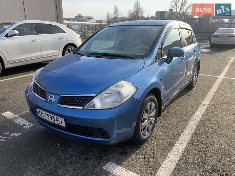 2007 nissan tiida