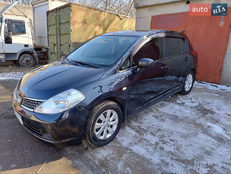 2008 nissan tiida