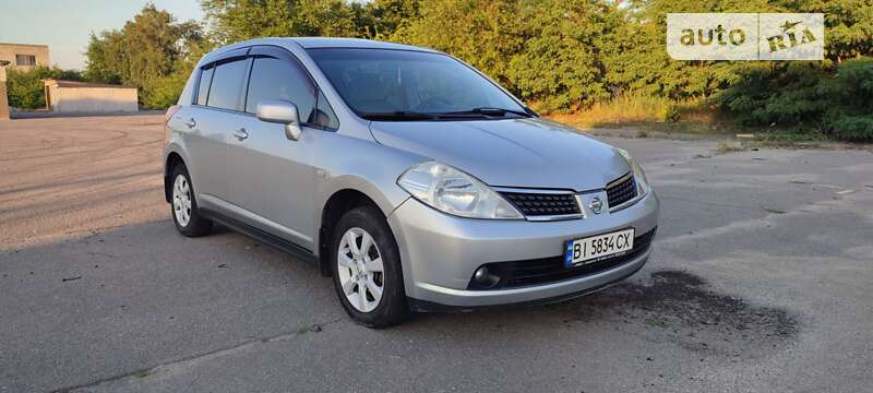 2007 nissan tiida
