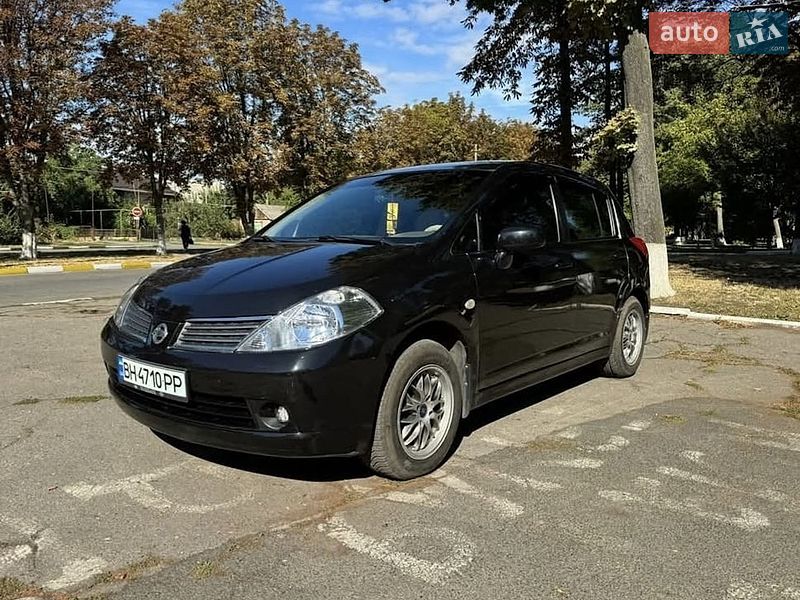 2008 nissan tiida