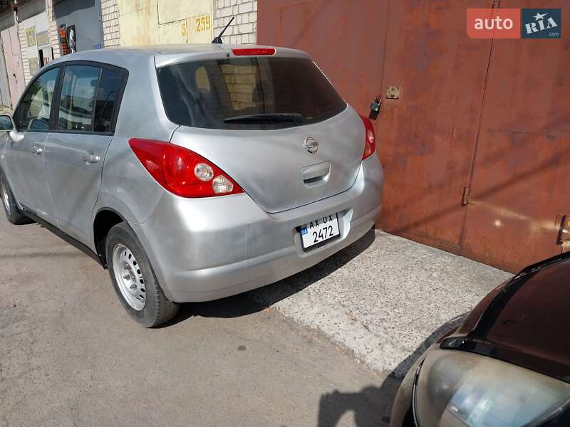 2008 nissan tiida