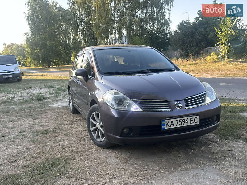 2008 nissan tiida