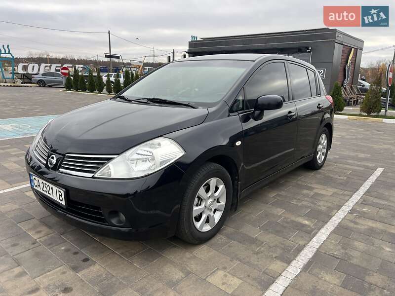 2008 nissan tiida