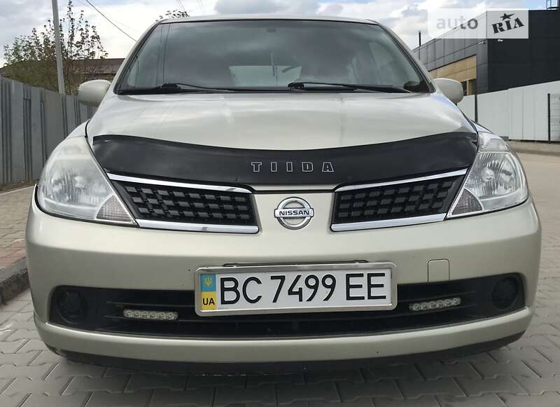 2008 nissan tiida