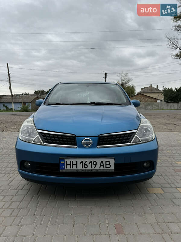 2007 nissan tiida