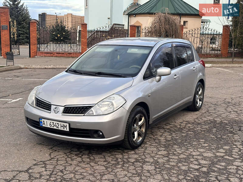 2008 nissan tiida