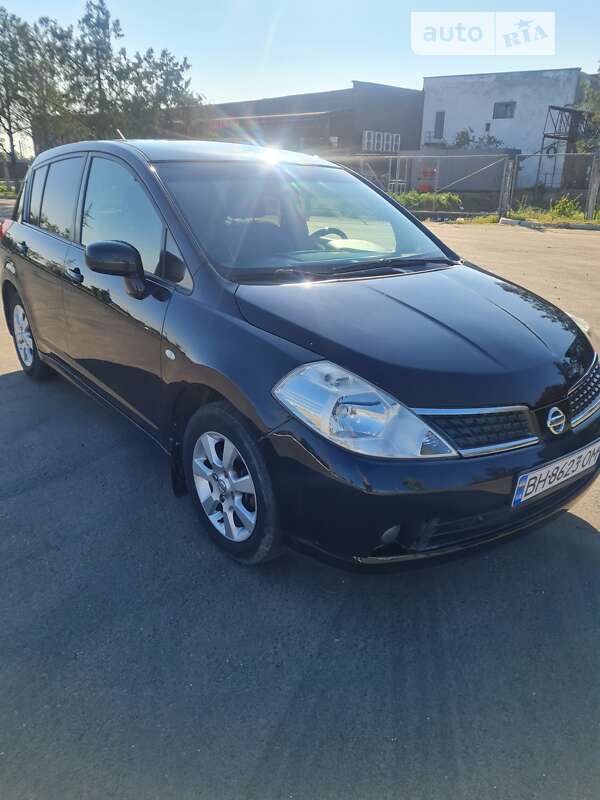 2008 nissan tiida