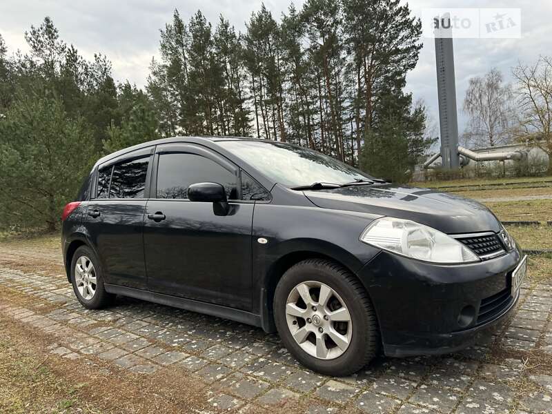 2008 nissan tiida