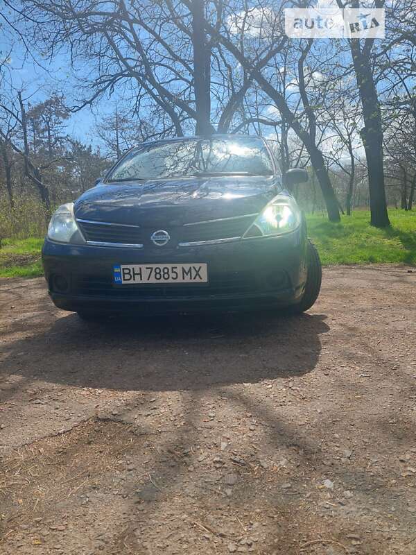 2007 nissan tiida