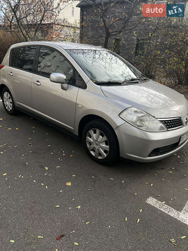 2007 nissan tiida