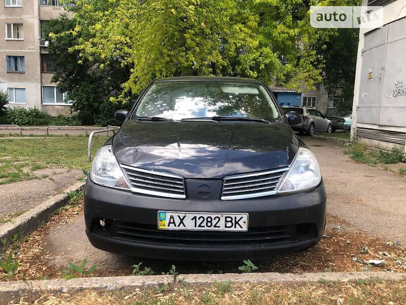 2007 nissan tiida