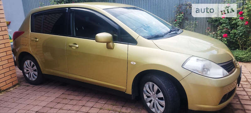 2008 nissan tiida