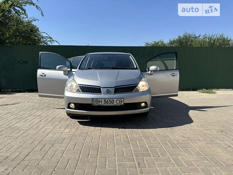 2007 nissan tiida