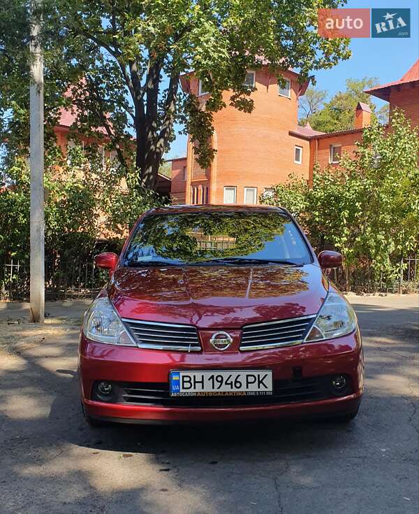 2008 nissan tiida