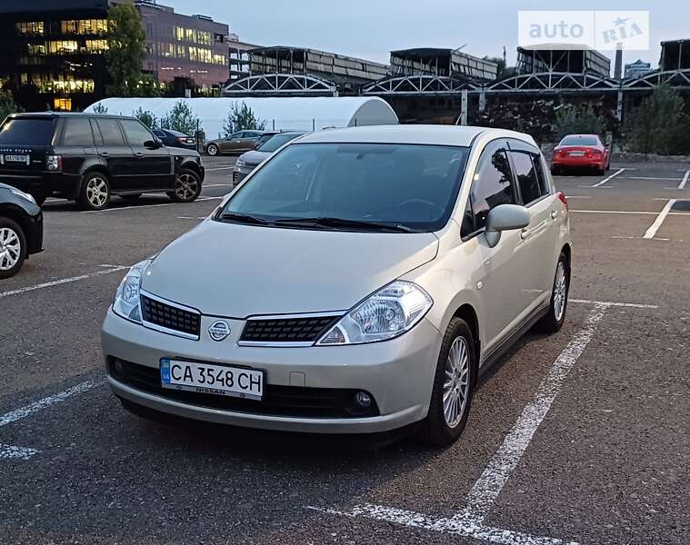 2008 nissan tiida