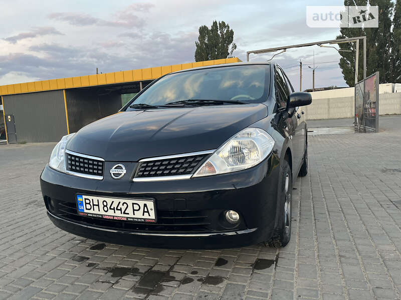 2008 nissan tiida