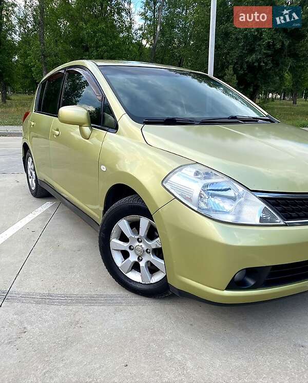 2008 nissan tiida