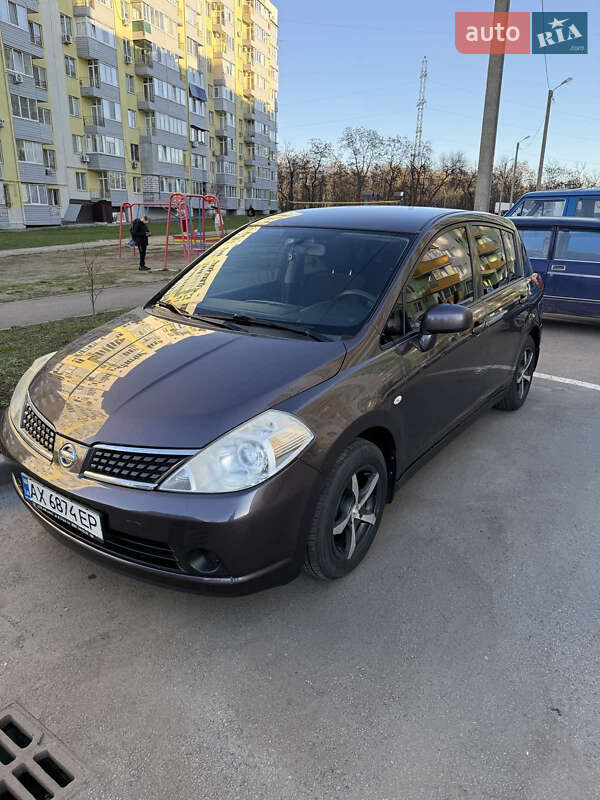 2008 nissan tiida
