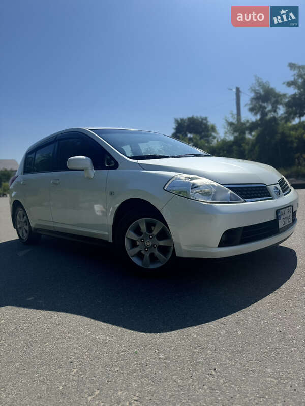 2007 nissan tiida