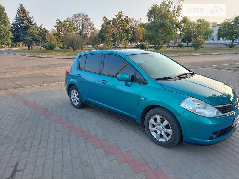 2006 nissan tiida
