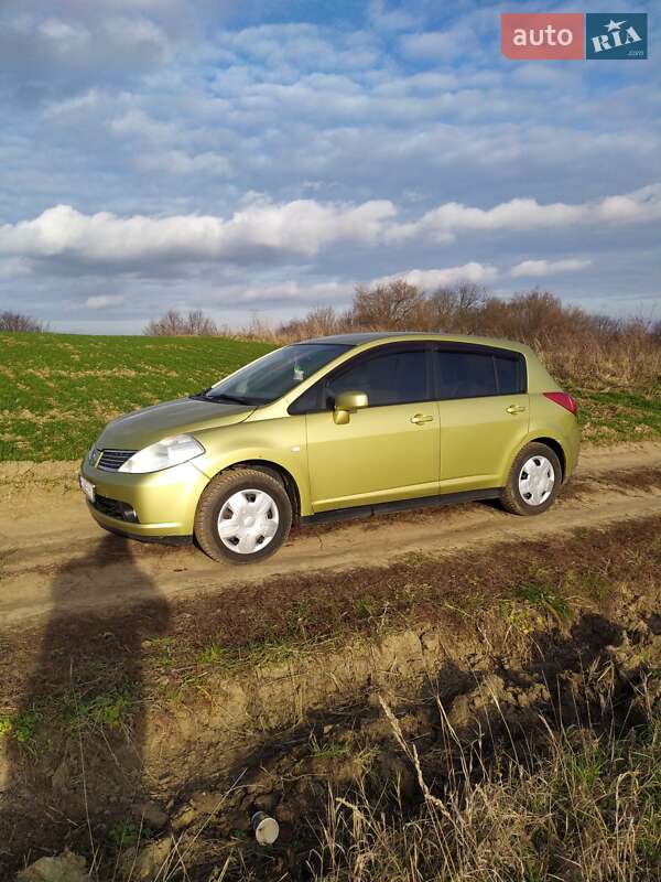 2007 nissan tiida