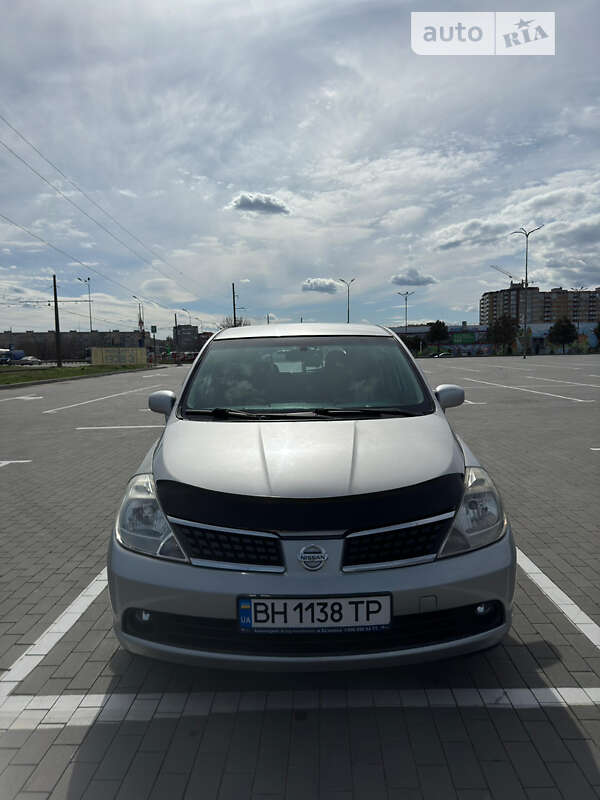 2007 nissan tiida