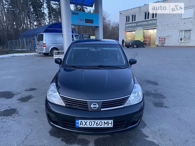 2008 nissan tiida
