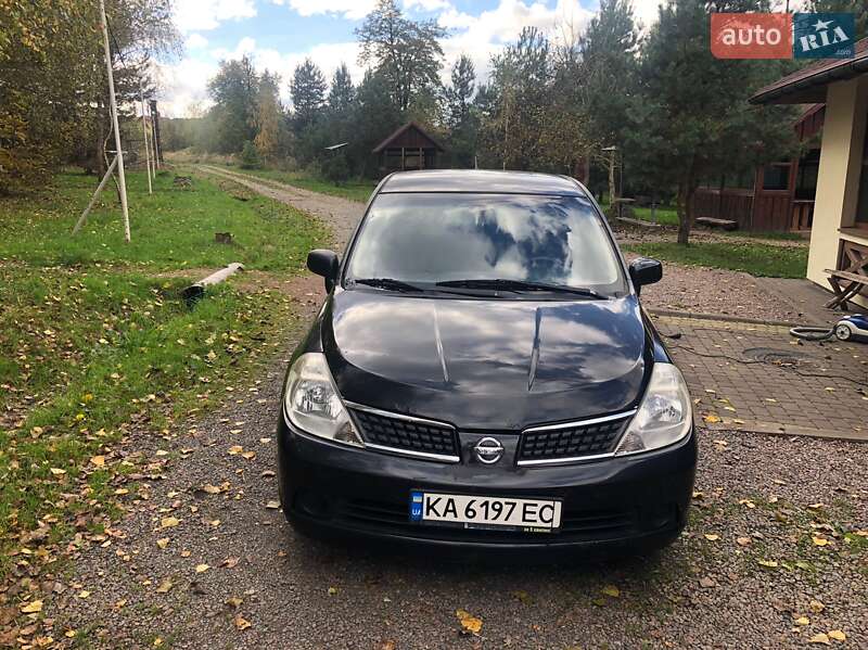 2008 nissan tiida