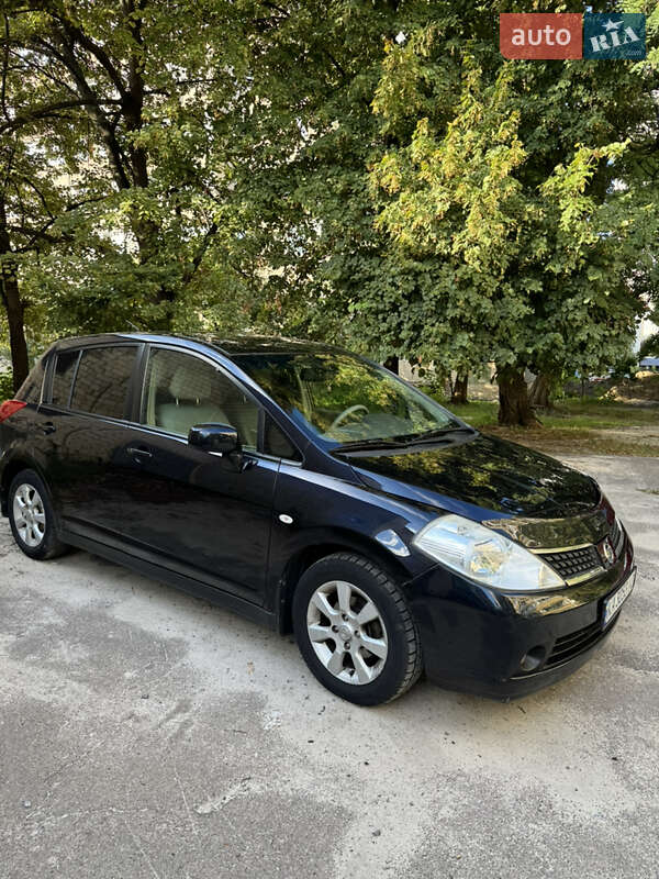 2008 nissan tiida