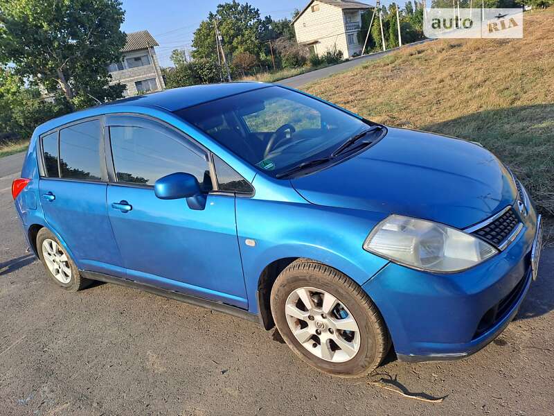 2007 nissan tiida