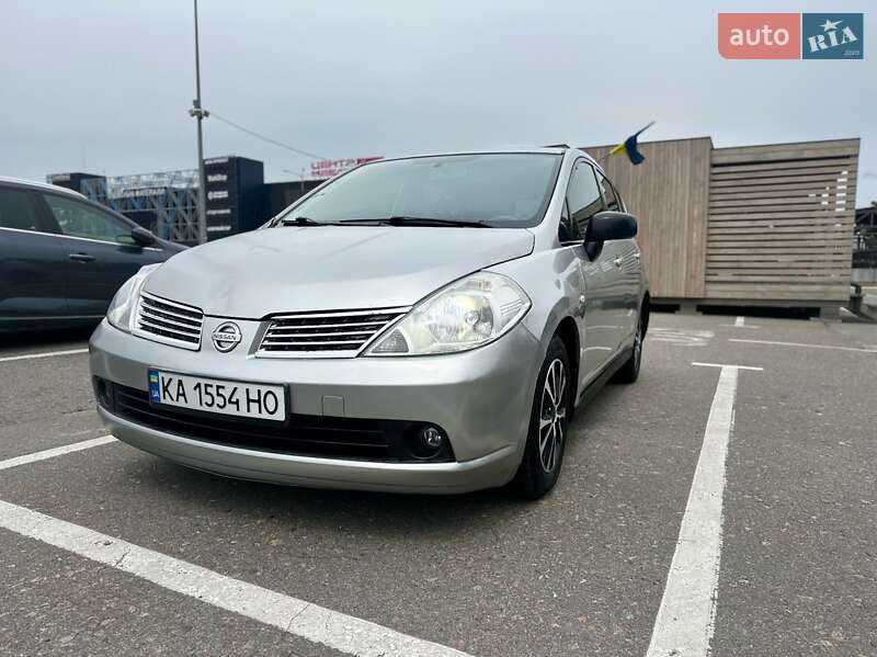 2007 nissan tiida