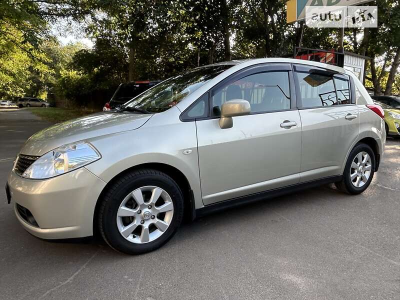 2008 nissan tiida