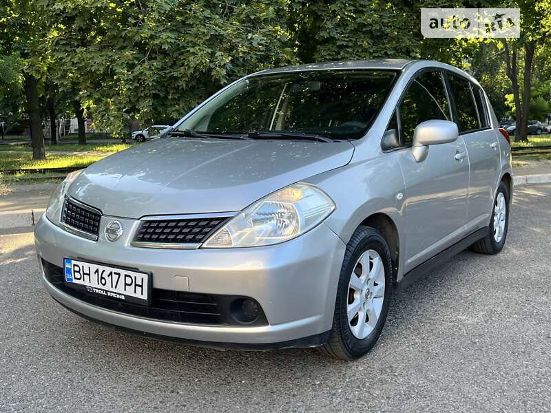 2008 nissan tiida
