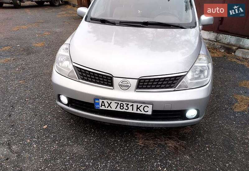 2007 nissan tiida
