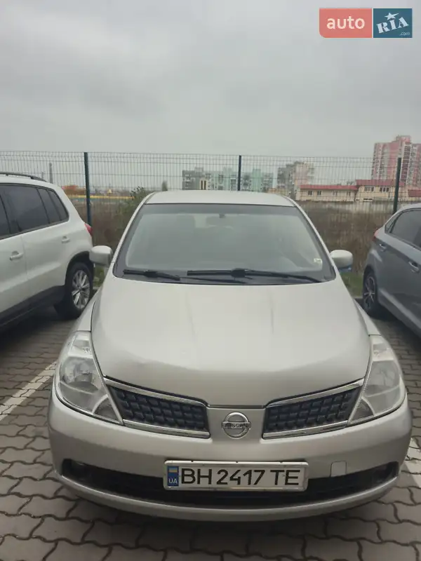 2007 nissan tiida