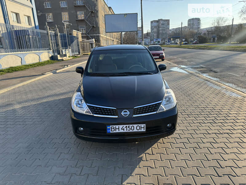 2008 nissan tiida