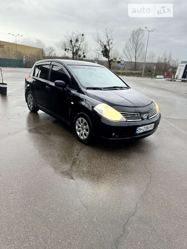 2008 nissan tiida