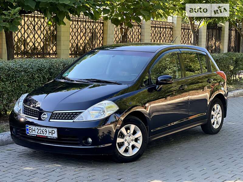 2008 nissan tiida