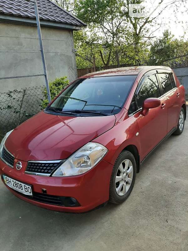 2007 nissan tiida