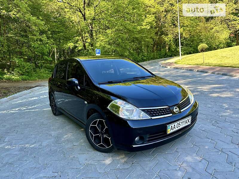 2008 nissan tiida