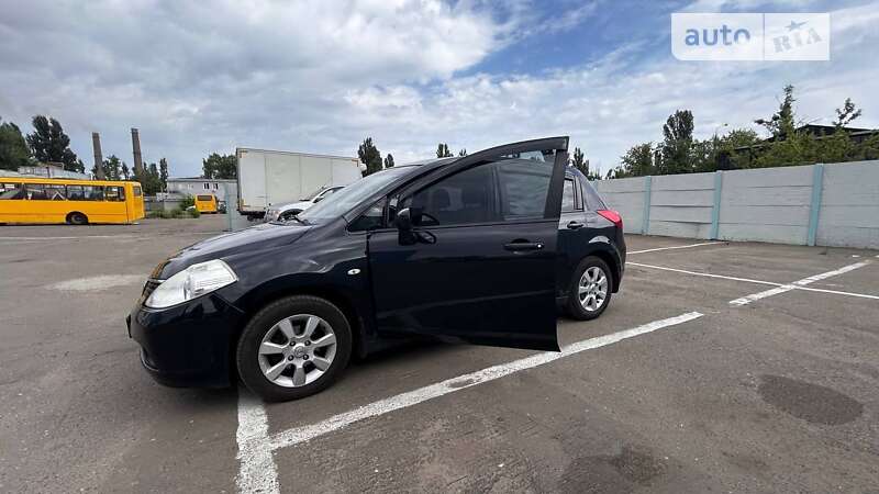 2008 nissan tiida