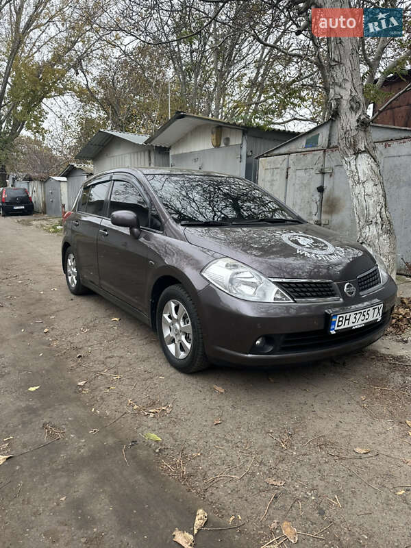 2008 nissan tiida